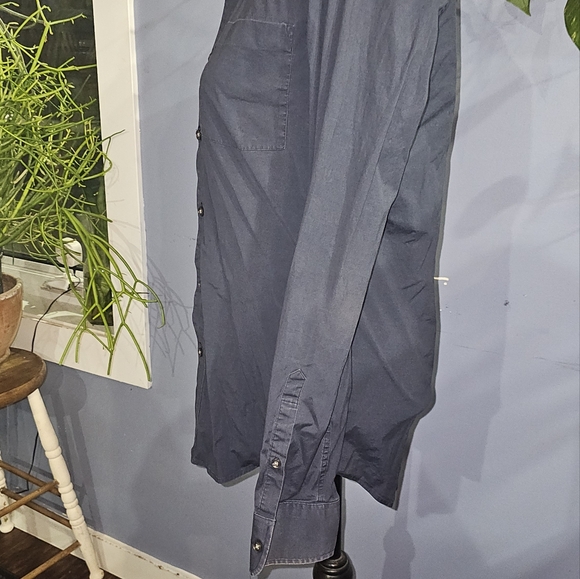 3/20.00. club monaco dress shirt - Picture 3 of 6